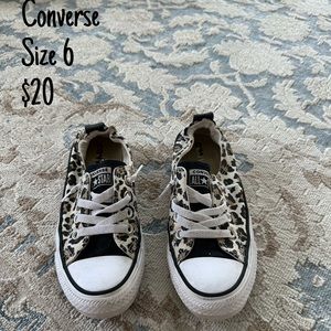 Women’s converse size 6